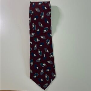Men's Burgundy Patterned Tie with Teardrop Motif